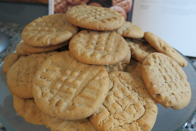 Peanut Butter Cookies - Baking Favorites