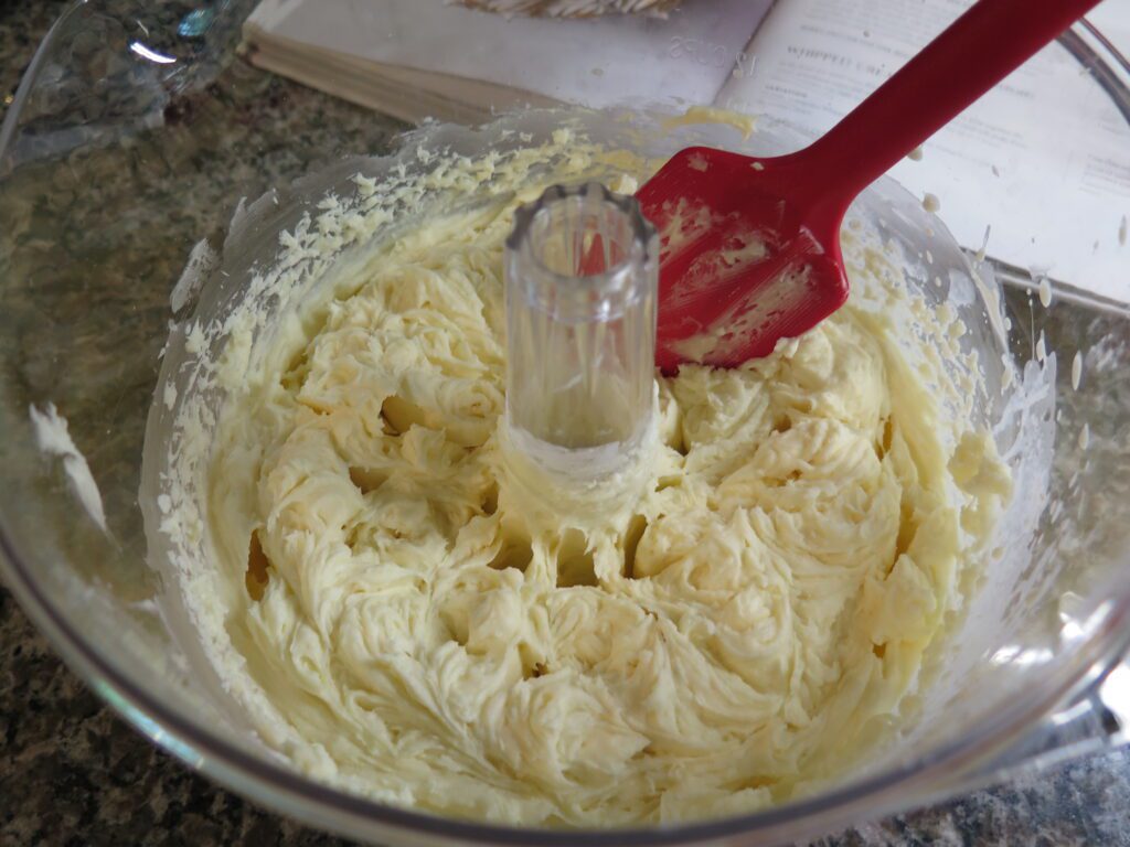 Cream cheese frosting ready to be used